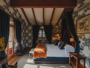 Son-Net_pool-cottage-house_main-bedroom